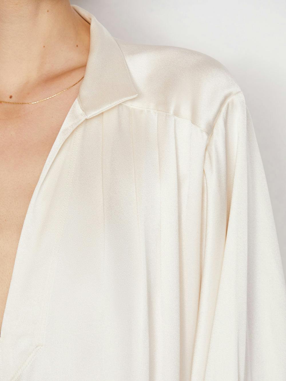 shoulder detail view